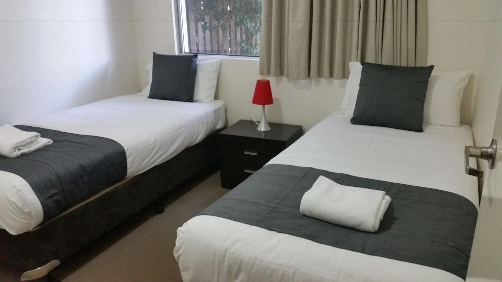 Ramada Encore By Wyndham Whale Cove Hervey Bay Exterior foto