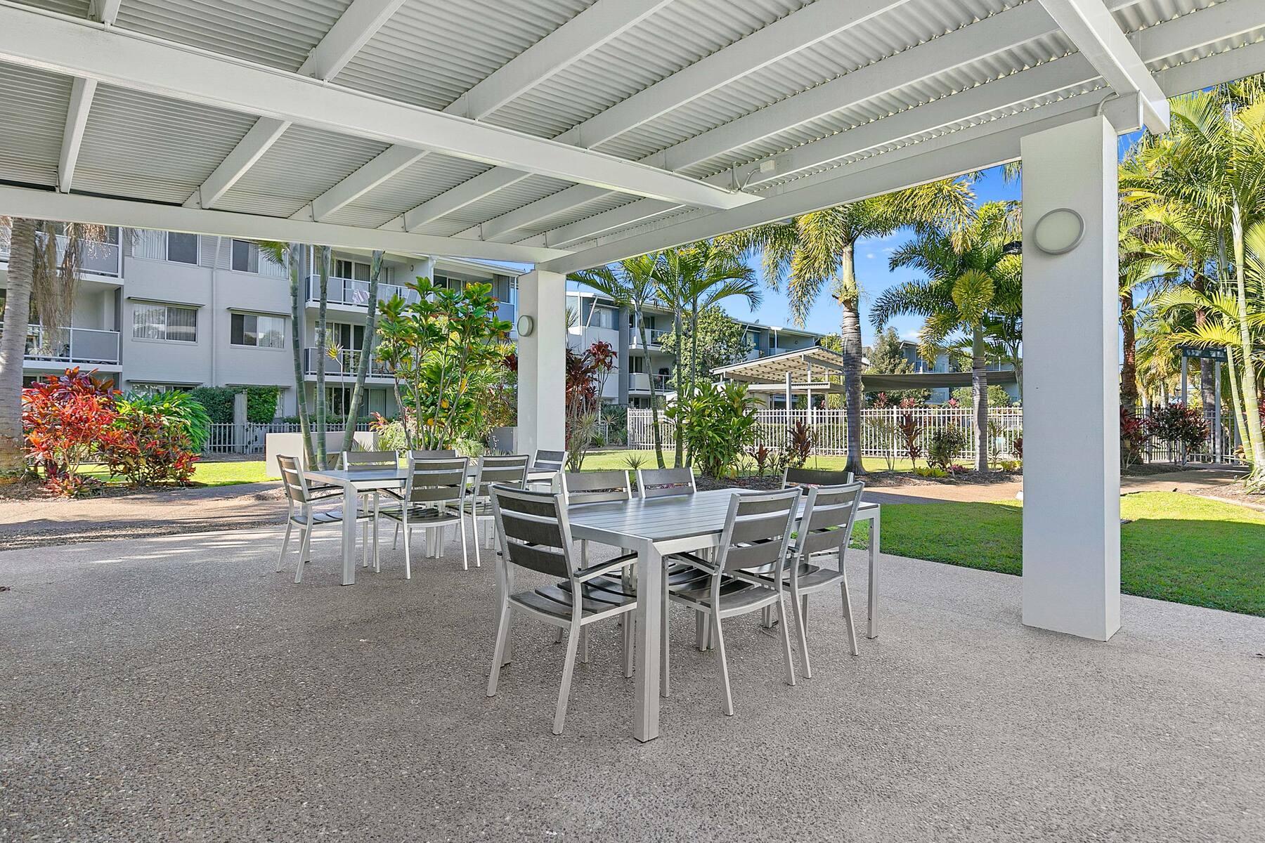 Ramada Encore By Wyndham Whale Cove Hervey Bay Exterior foto