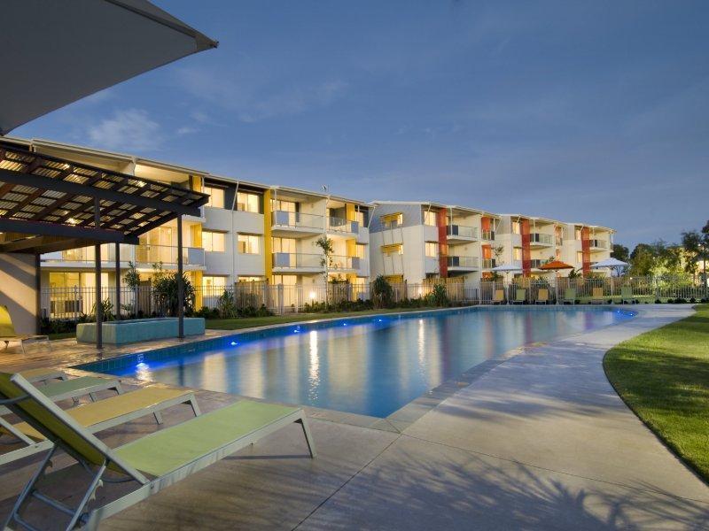 Ramada Encore By Wyndham Whale Cove Hervey Bay Exterior foto